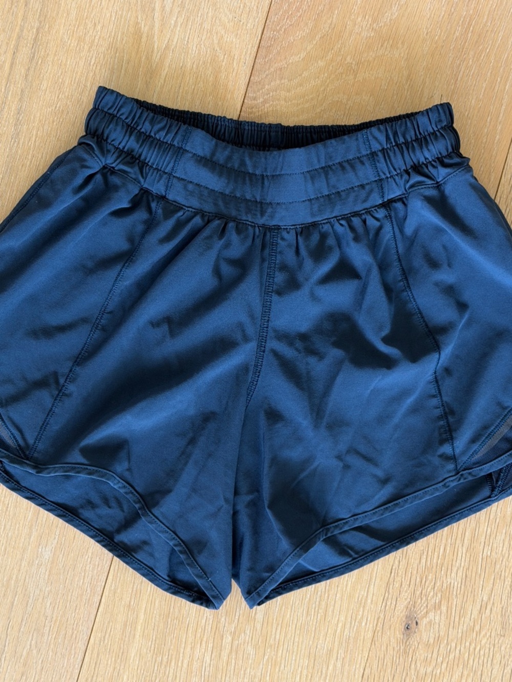 Hotty Hot Low Rise Short 4", size 4